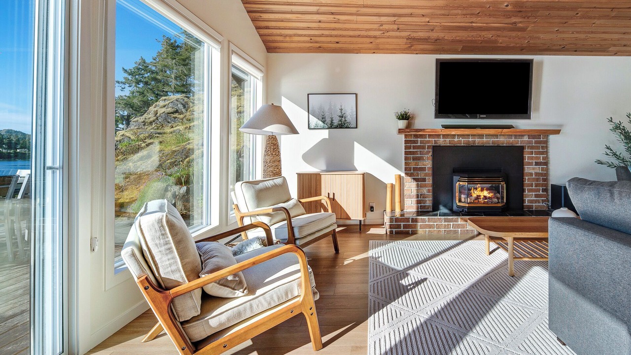 Photo of Livingroom in East Sooke
