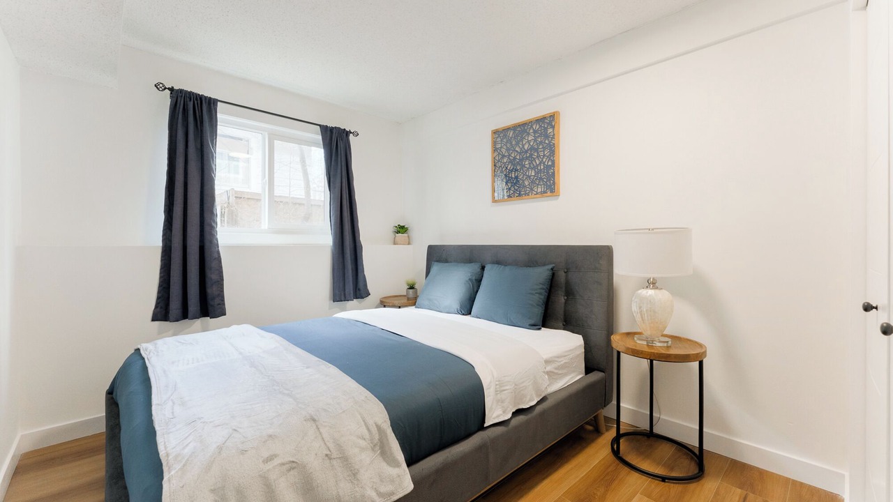 Photo of Bedroom in Crescent Heights