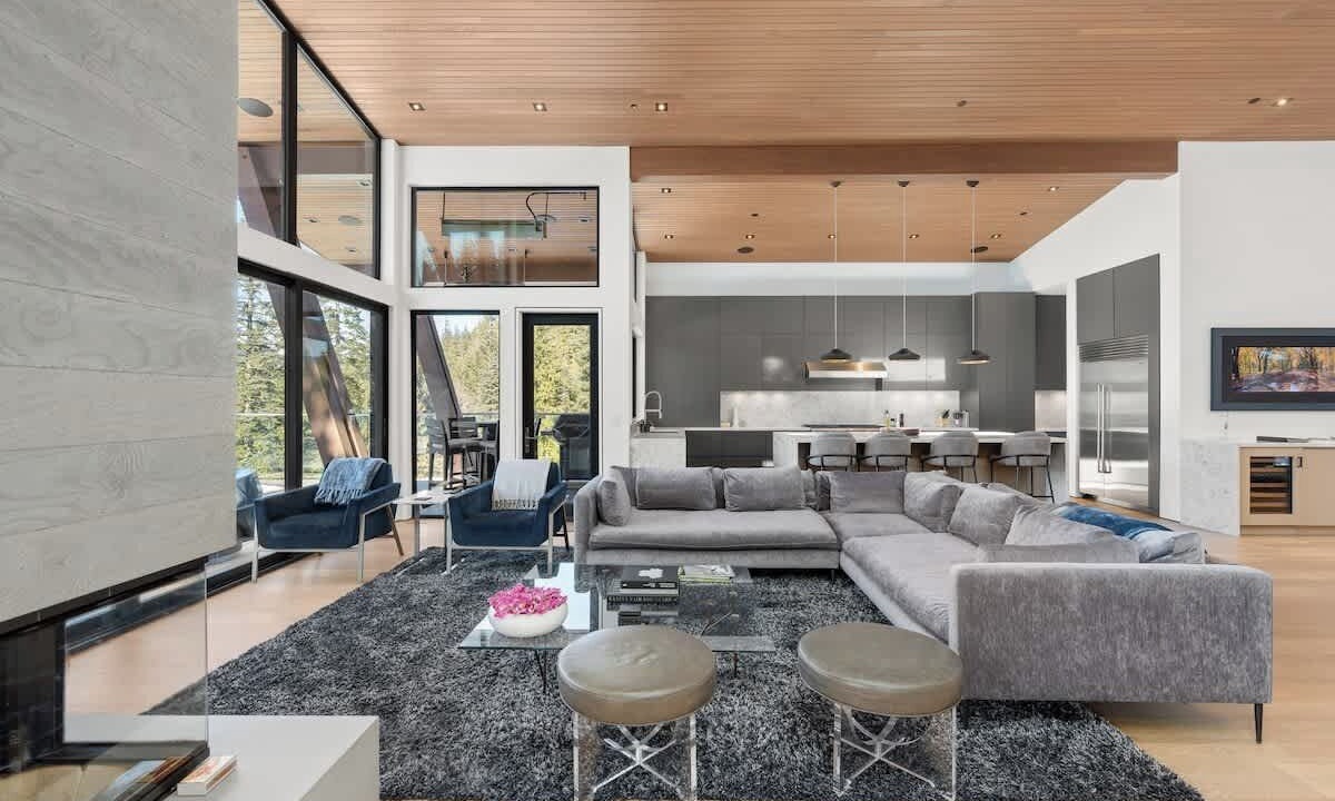Photo of Livingroom in Whistler Creekside