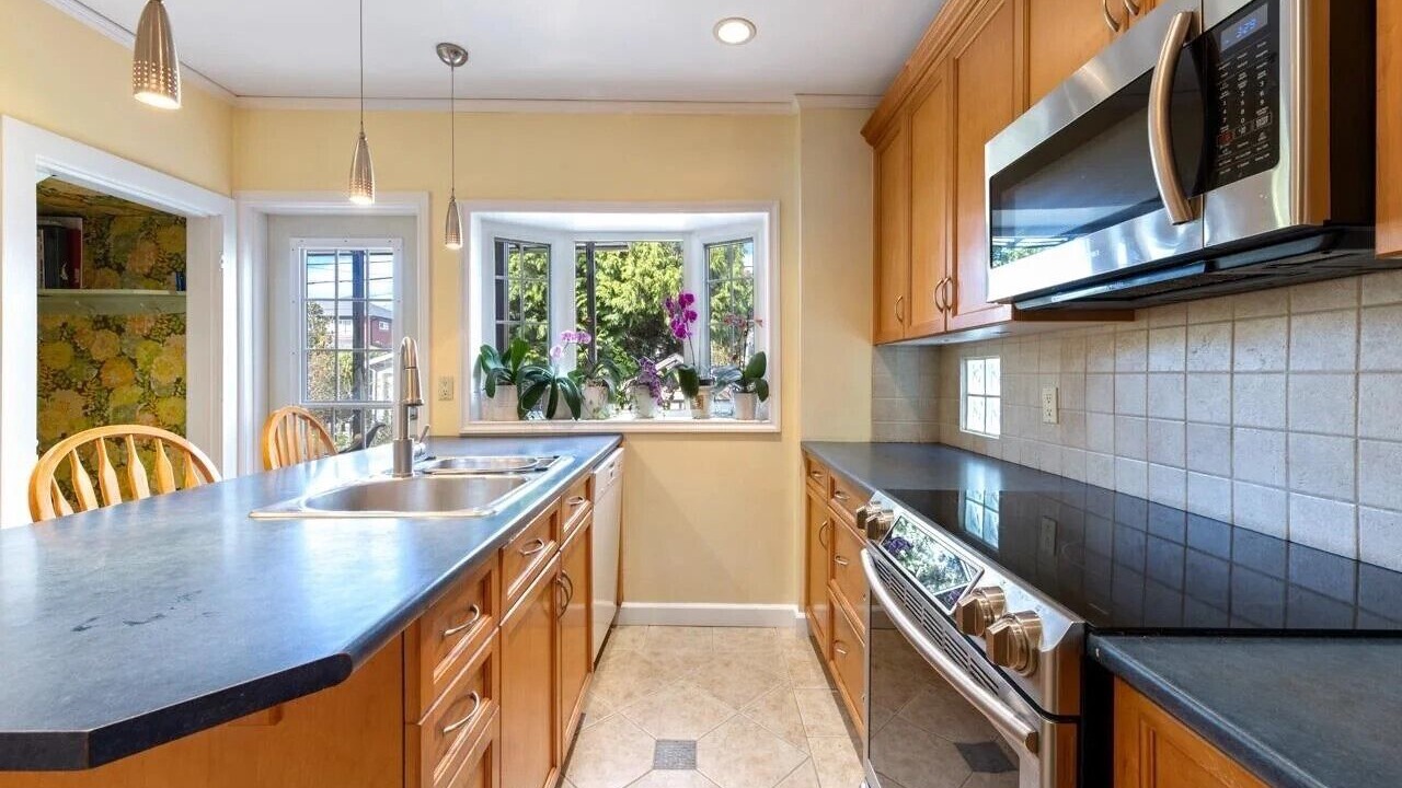Photo of Kitchen in Riley Park-Little Mountain