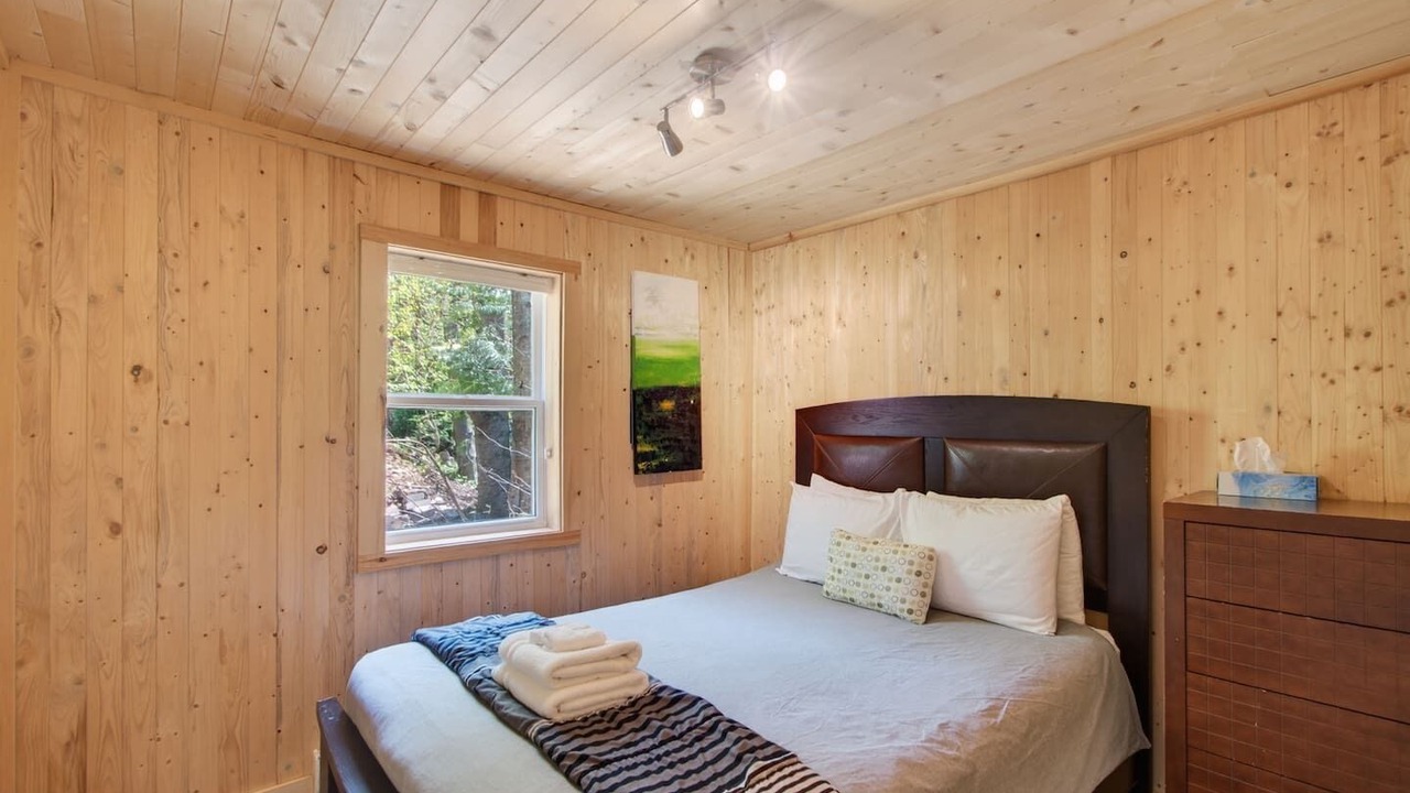 Photo of Bedroom in St-Adolphe-d'Howard