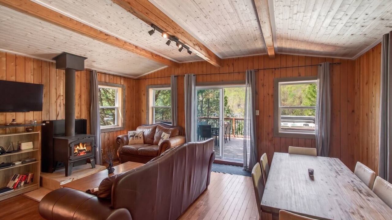 Photo of Livingroom in St-Adolphe-d'Howard