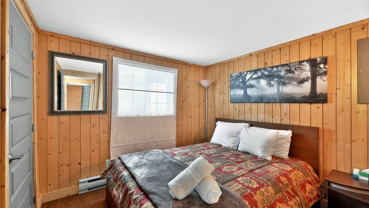 Photo of Bedroom in St-Adolphe-d'Howard