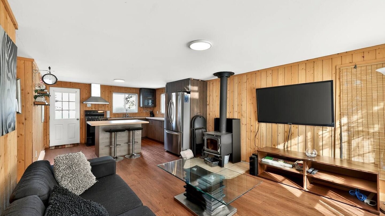 Photo of Livingroom in St-Adolphe-d'Howard