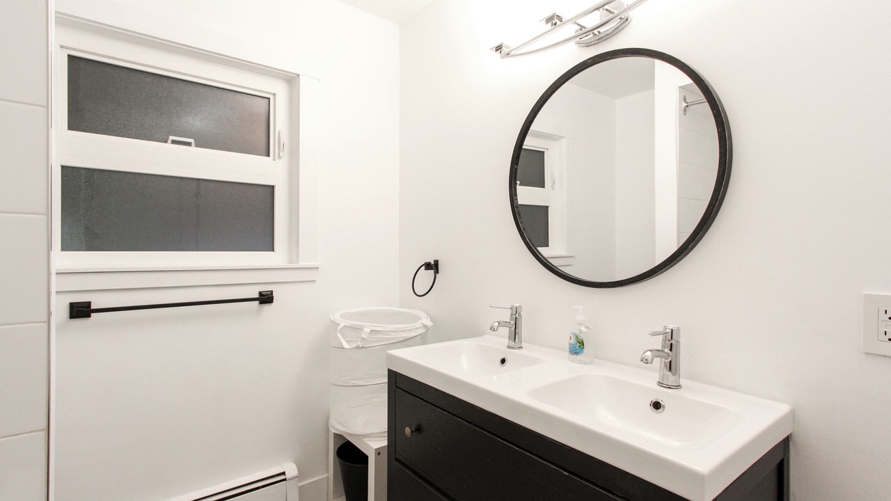 Photo of Bathroom in Delta