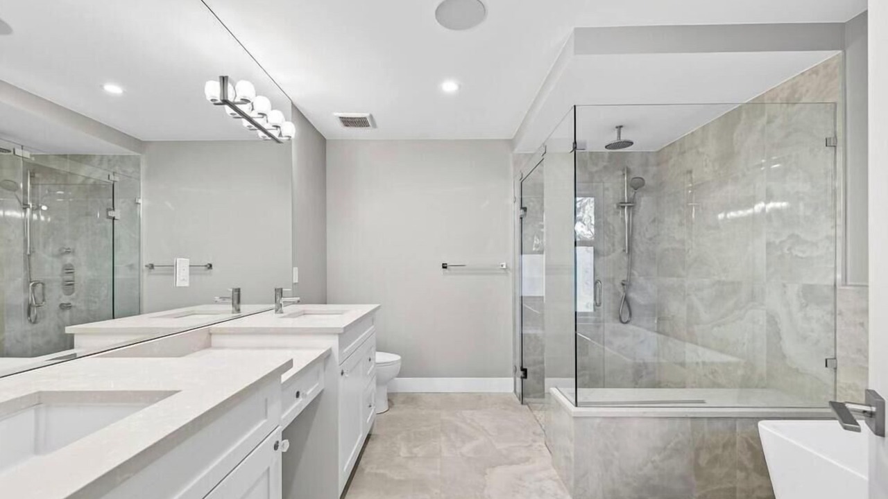 Photo of Bathroom in Crescent Beach