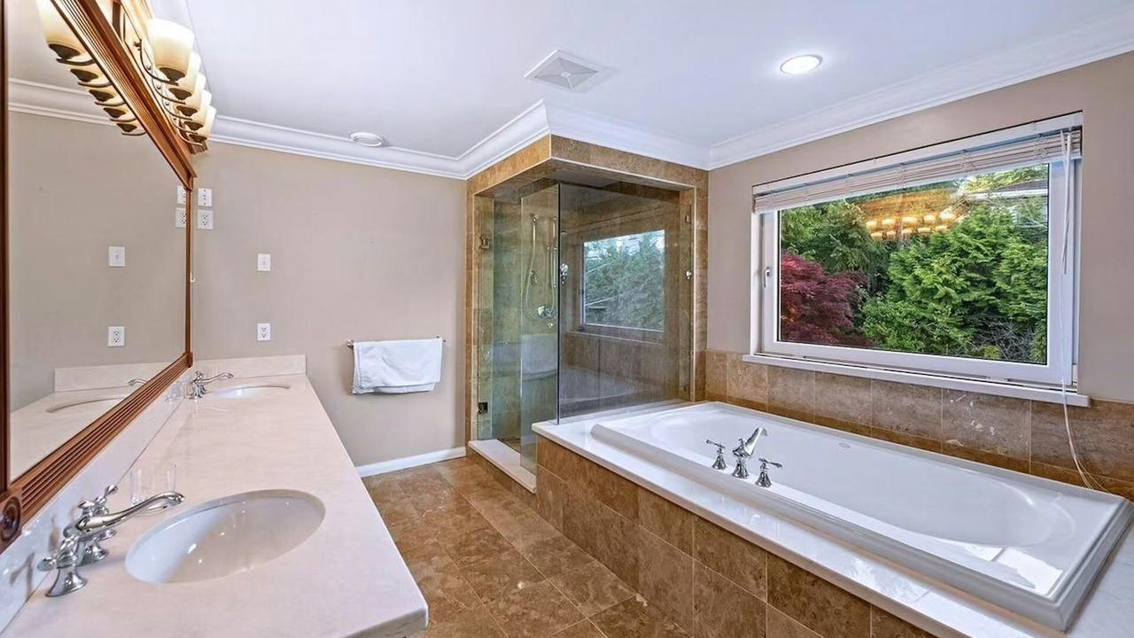 Photo of Bathroom in West Vancouver