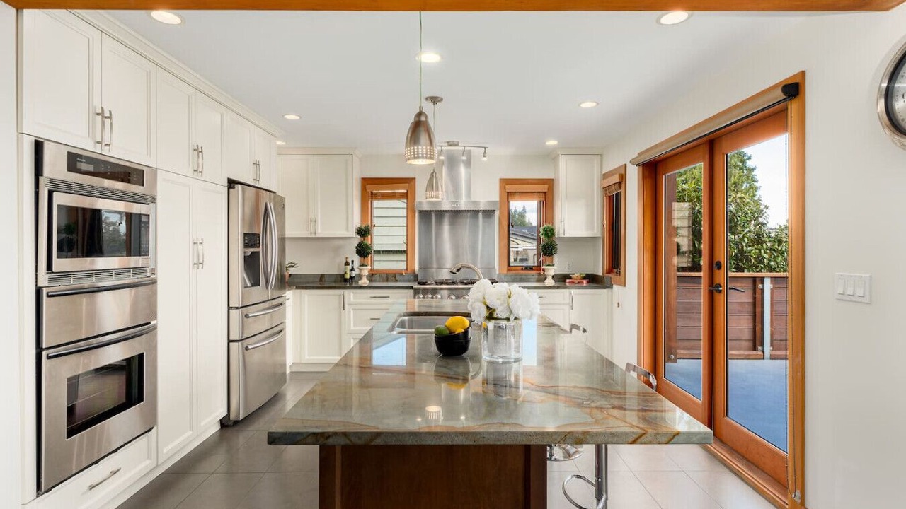 Photo of Kitchen in Dundarave