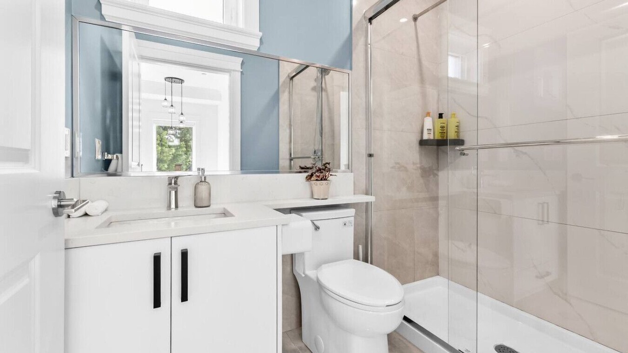 Photo of Bathroom in Renfrew-Collingwood