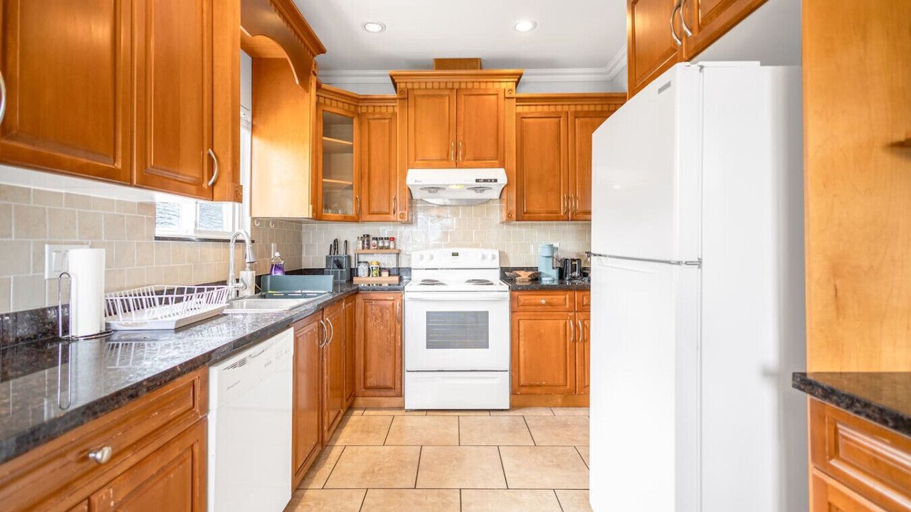 Photo of Kitchen in Renfrew-Collingwood