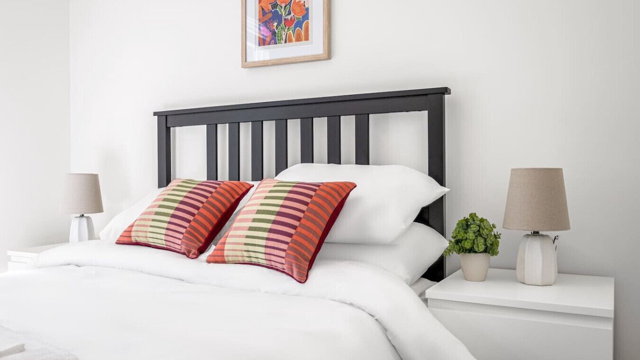 Photo of Bedroom in Renfrew-Collingwood