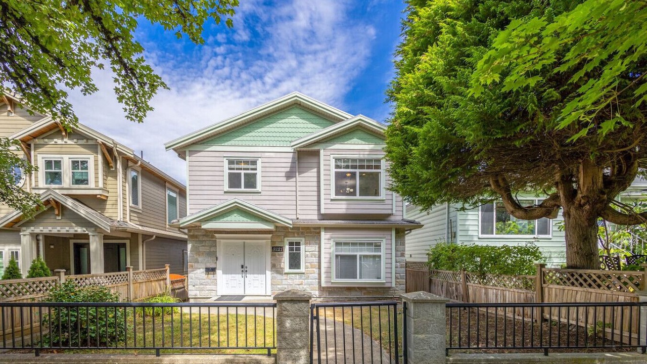 Photo of Outdoor in Renfrew-Collingwood
