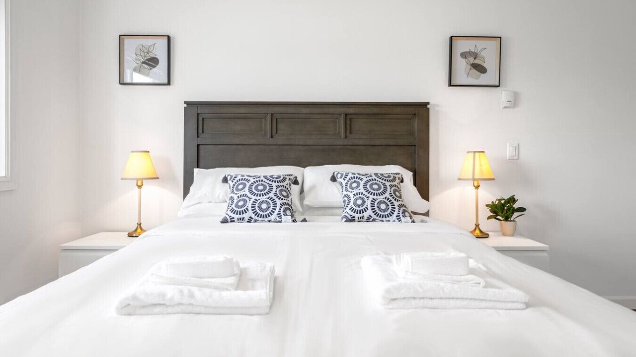 Photo of Bedroom in Renfrew-Collingwood
