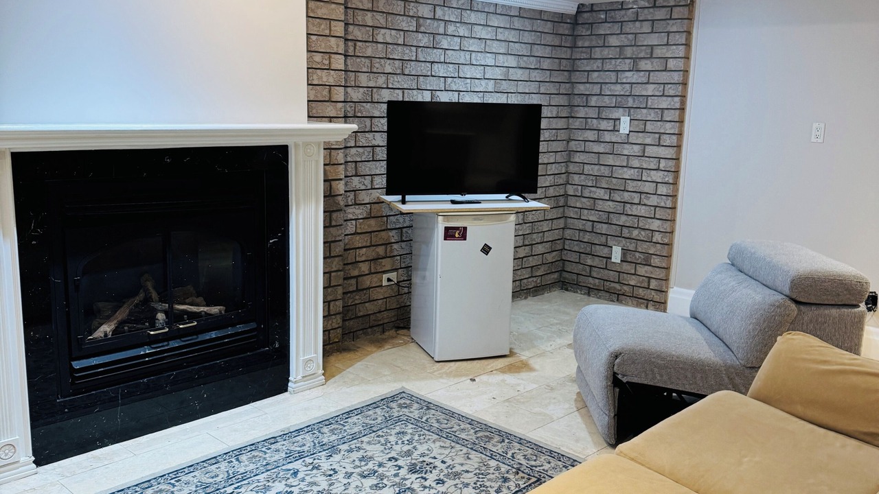 Photo of Livingroom in East Credit