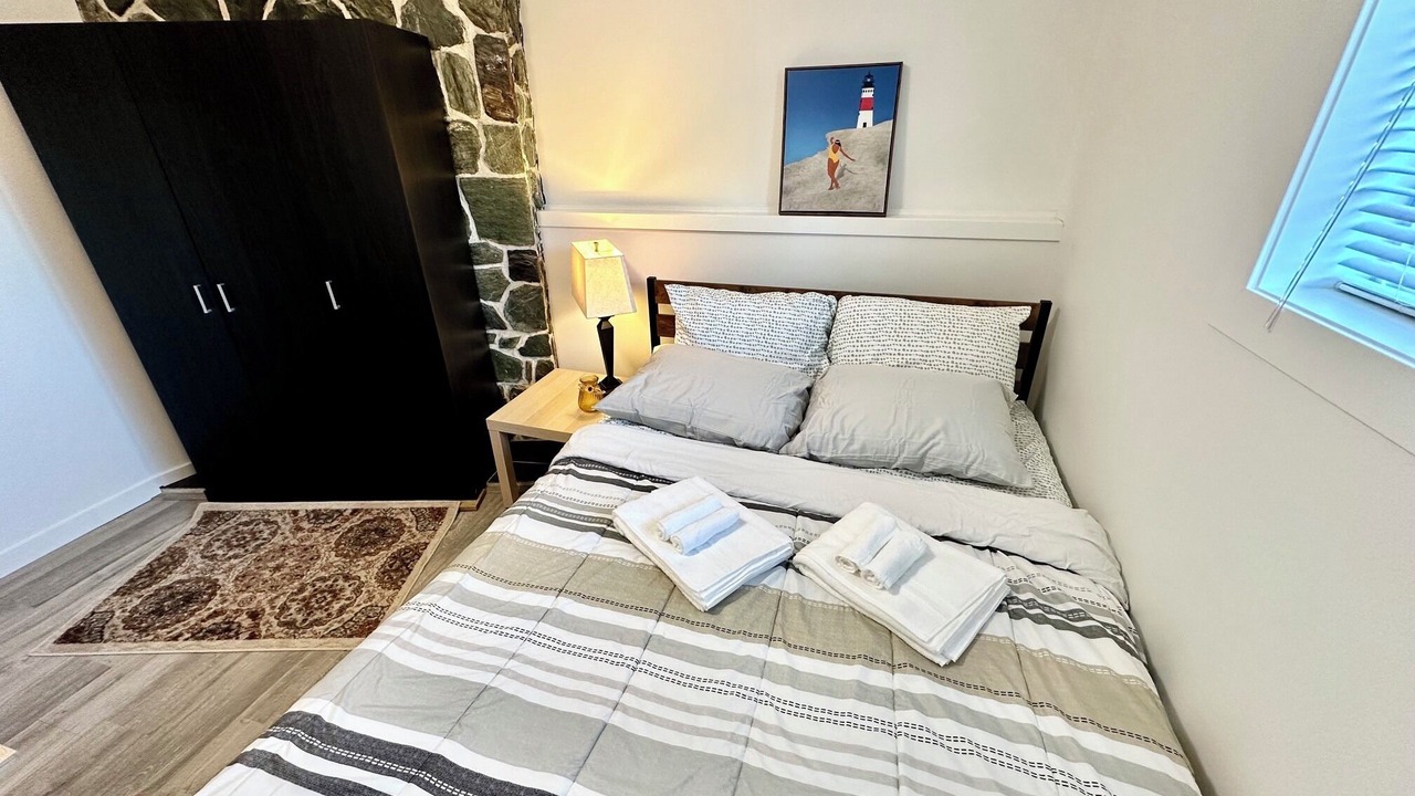 Photo of Bedroom in Saanich East