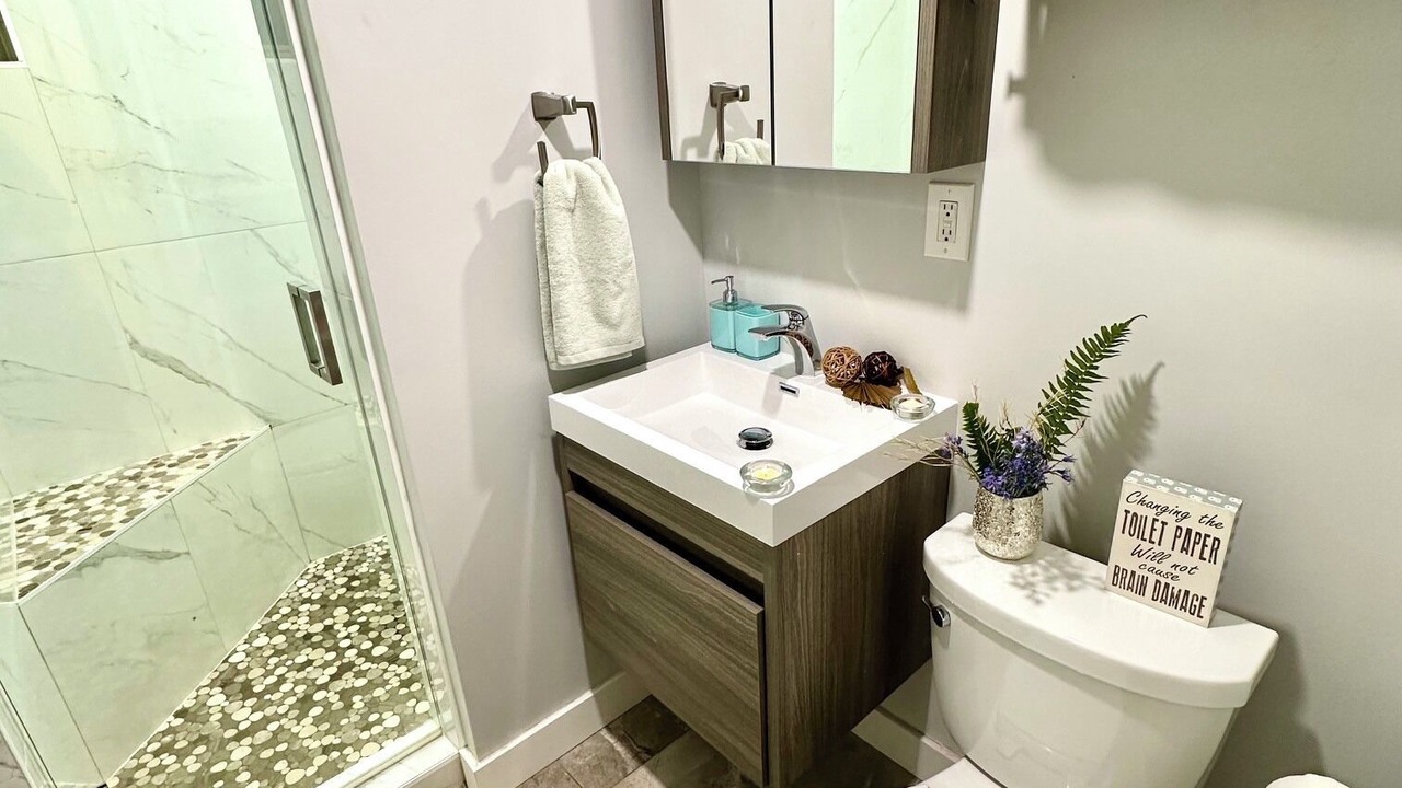 Photo of Bathroom in Saanich East