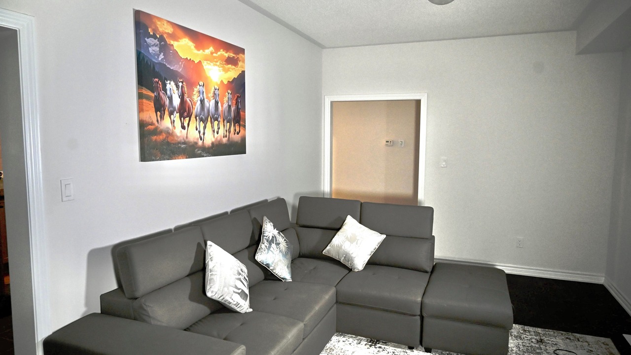 Photo of Livingroom in Thorold