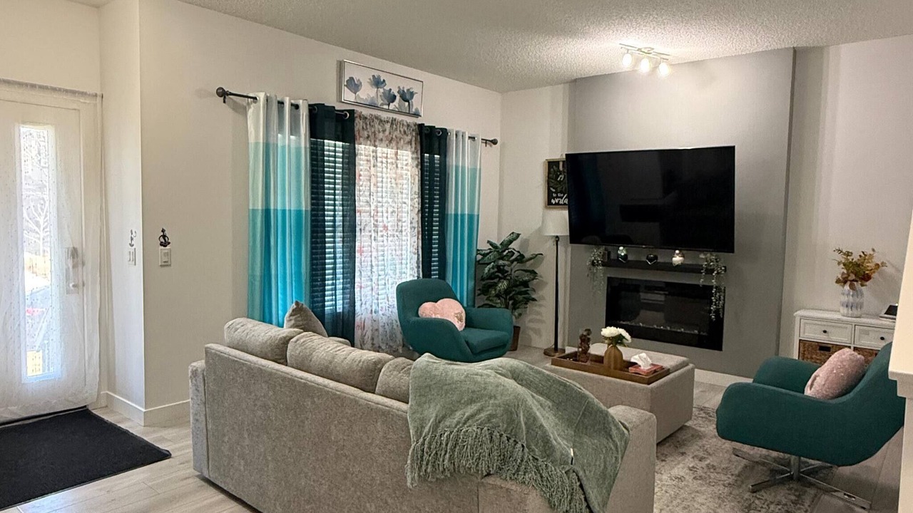 Photo of Livingroom in Leduc