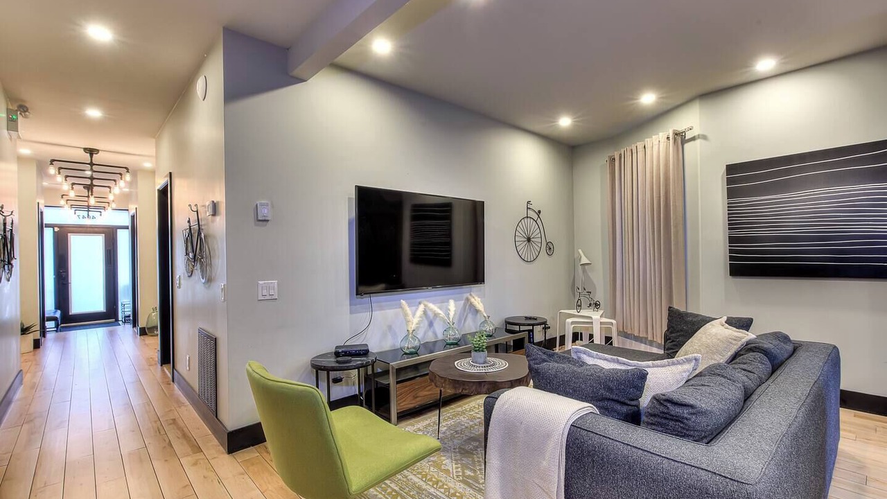 Photo of Livingroom in De Lorimier
