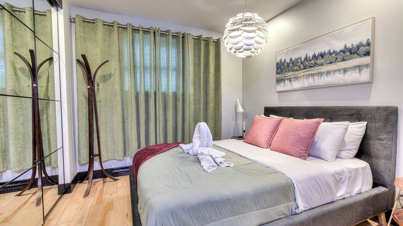 Photo of Bedroom in De Lorimier