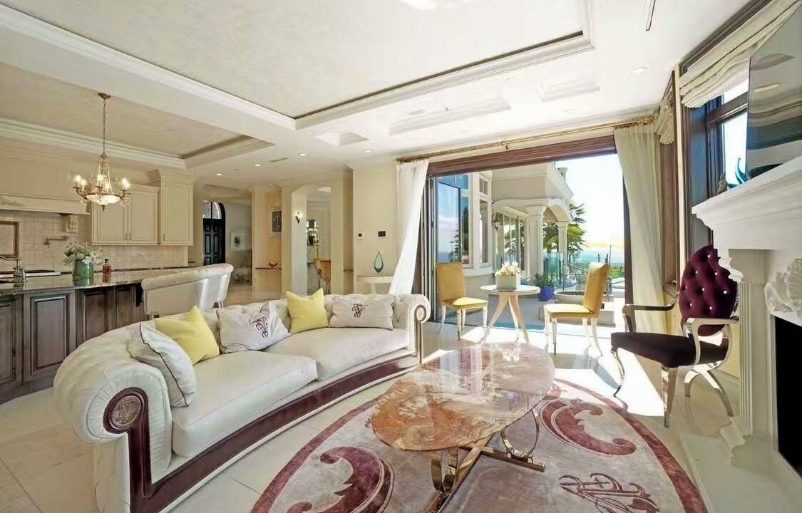 Photo of Livingroom in West Vancouver