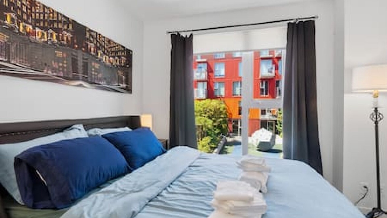 Photo of Bedroom in Downtown Eastside