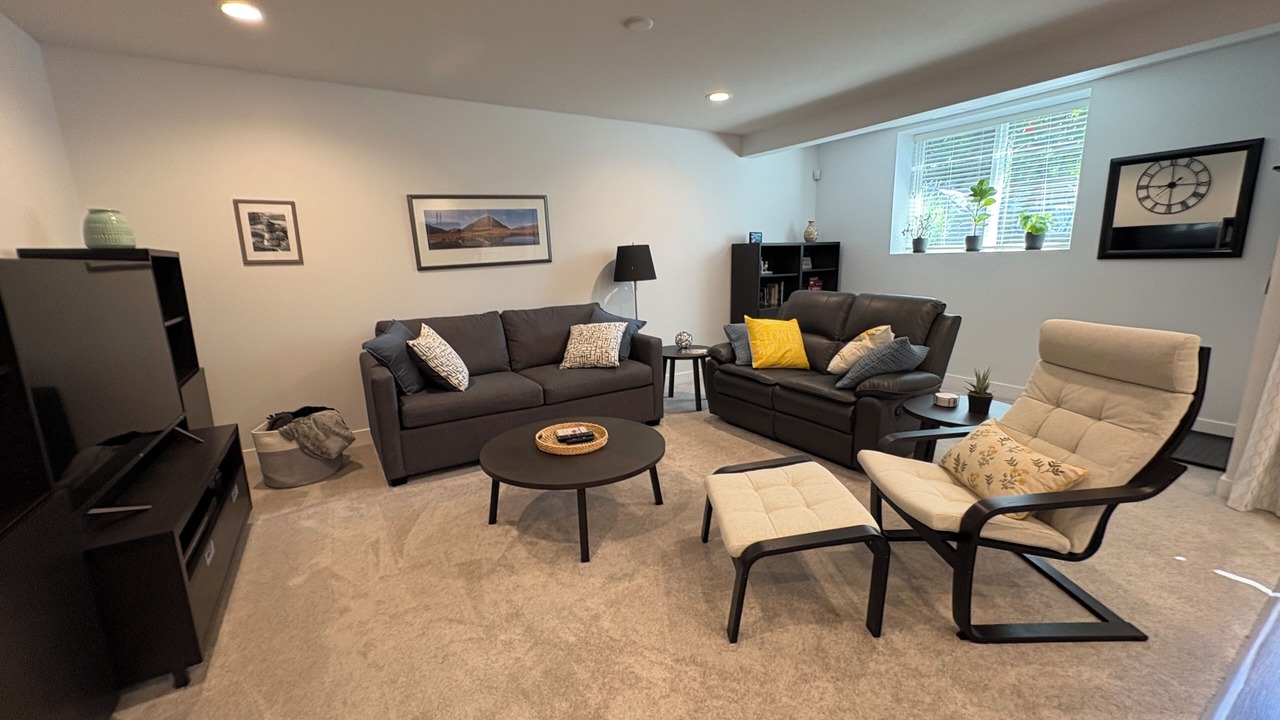 Photo of Livingroom in Langley