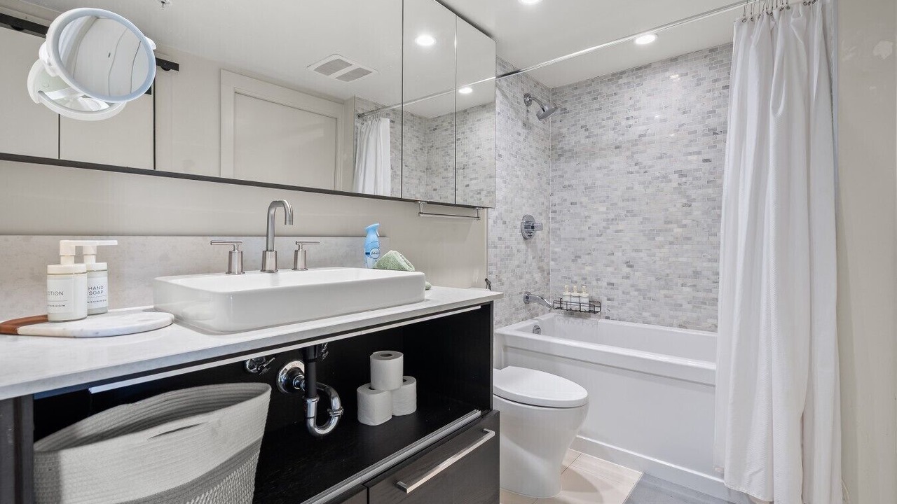 Photo of Bathroom in Chinatown