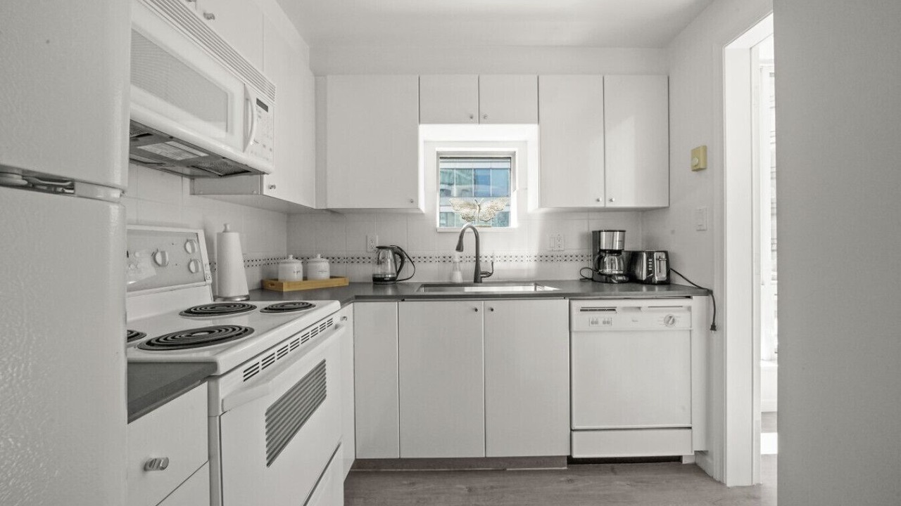 Photo of Kitchen in Coal Harbour