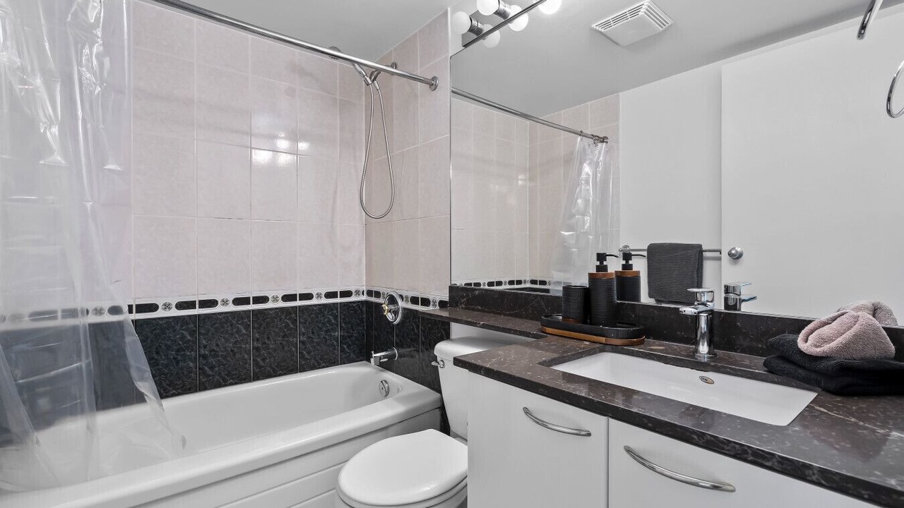 Photo of Bathroom in Coal Harbour