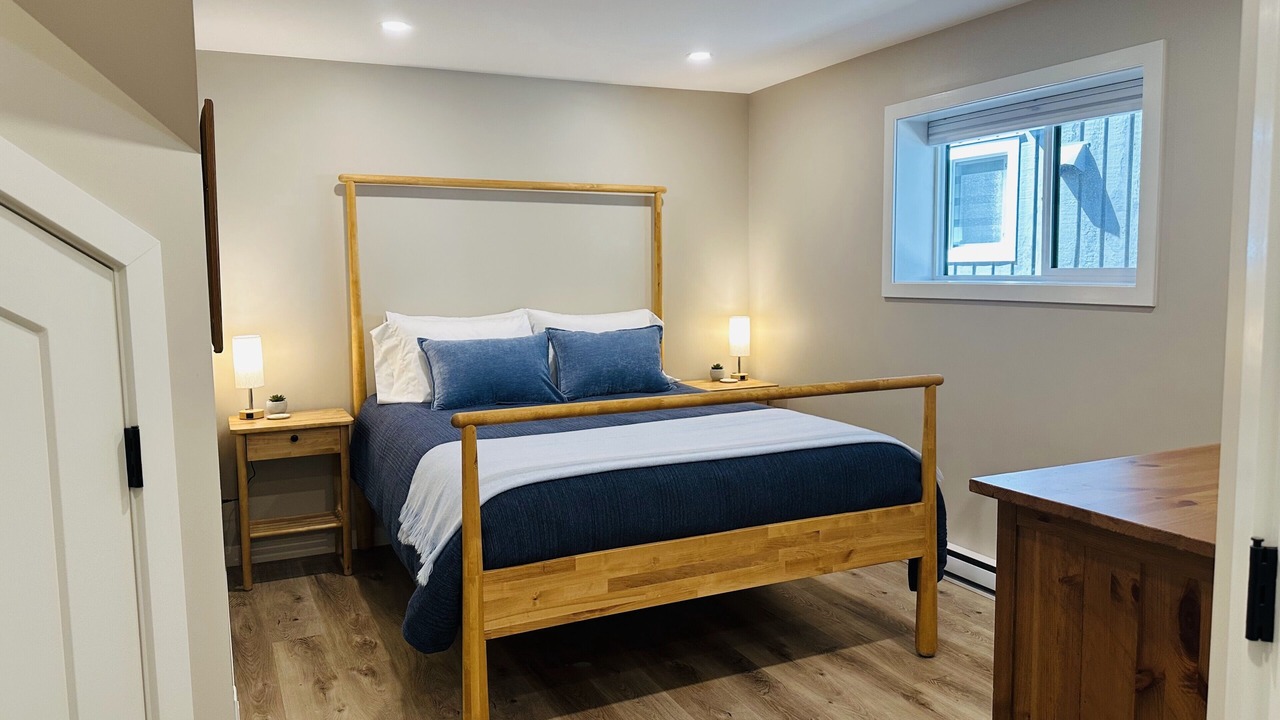 Photo of Bedroom in Renfrew-Collingwood