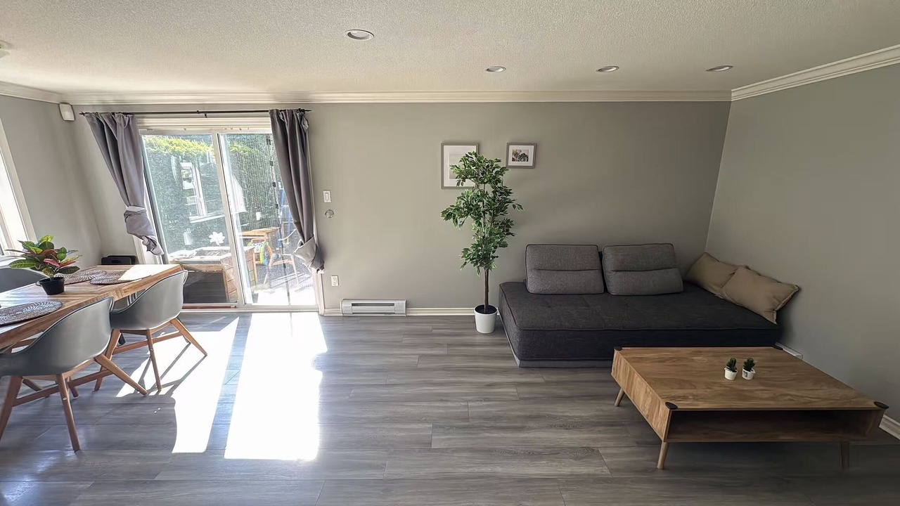 Photo of Livingroom in Steveston