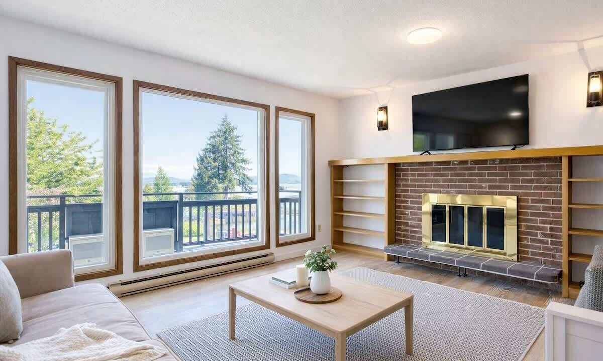 Photo of Livingroom in Halfmoon Bay
