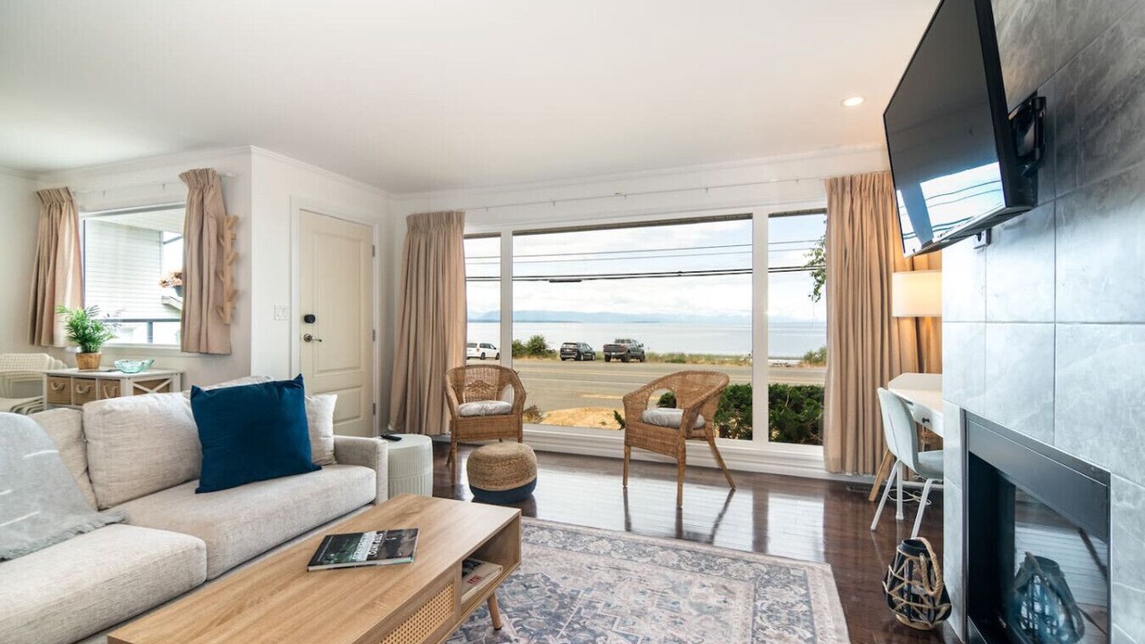 Photo of Livingroom in Campbell River