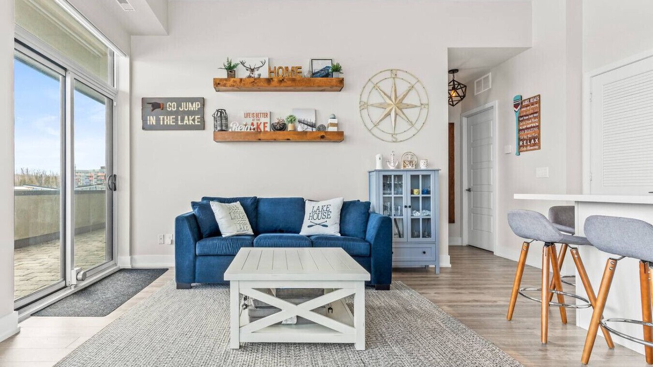 Photo of Livingroom in Big Bay Point
