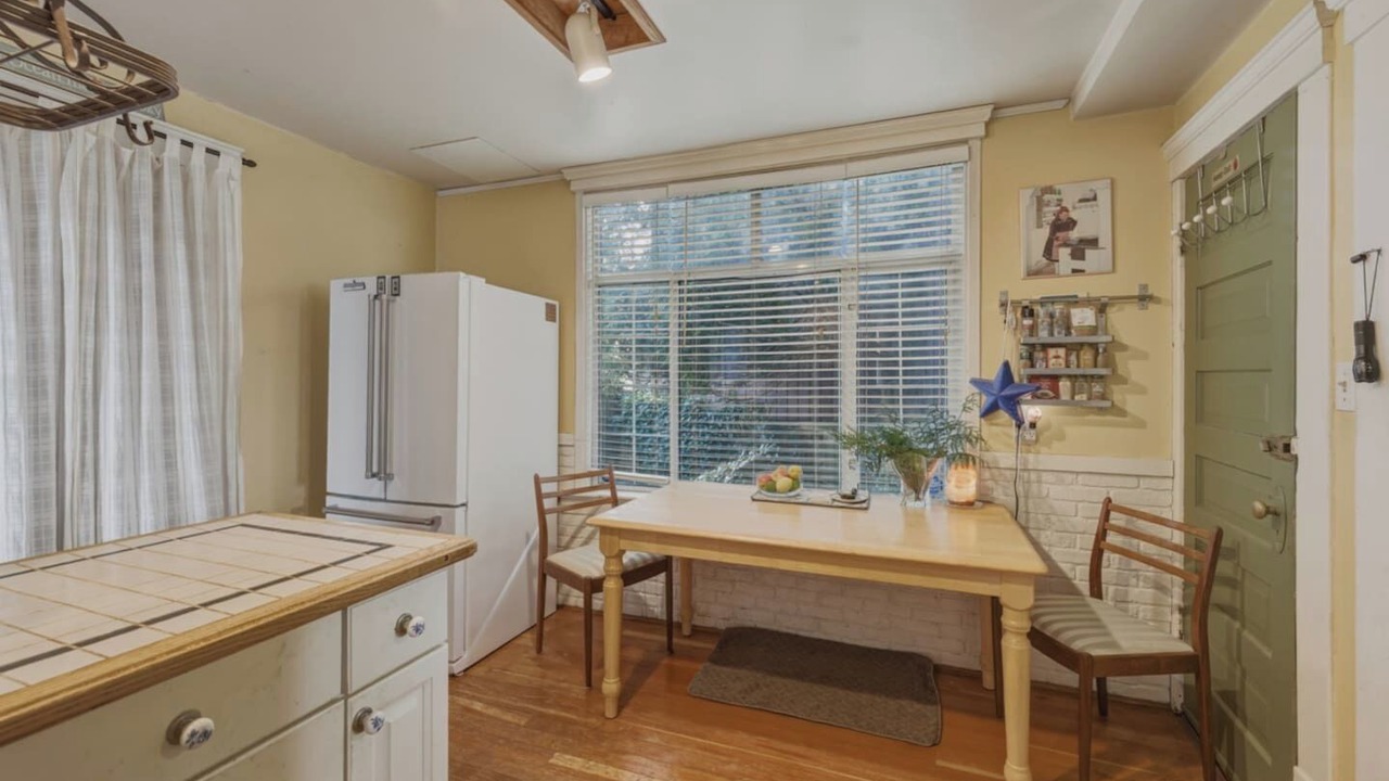 Photo of Kitchen in Lower Lonsdale