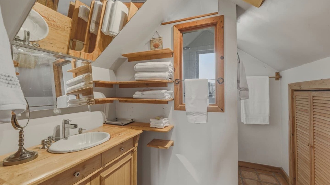 Photo of Bathroom in Lower Lonsdale