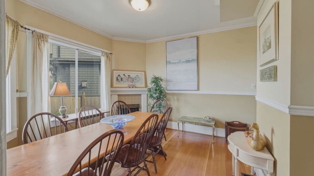 Photo of Others in Lower Lonsdale