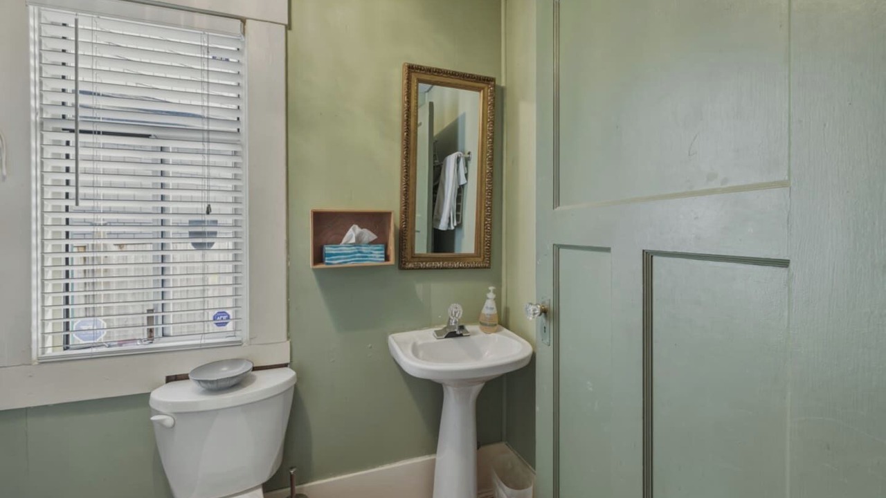 Photo of Bathroom in Lower Lonsdale