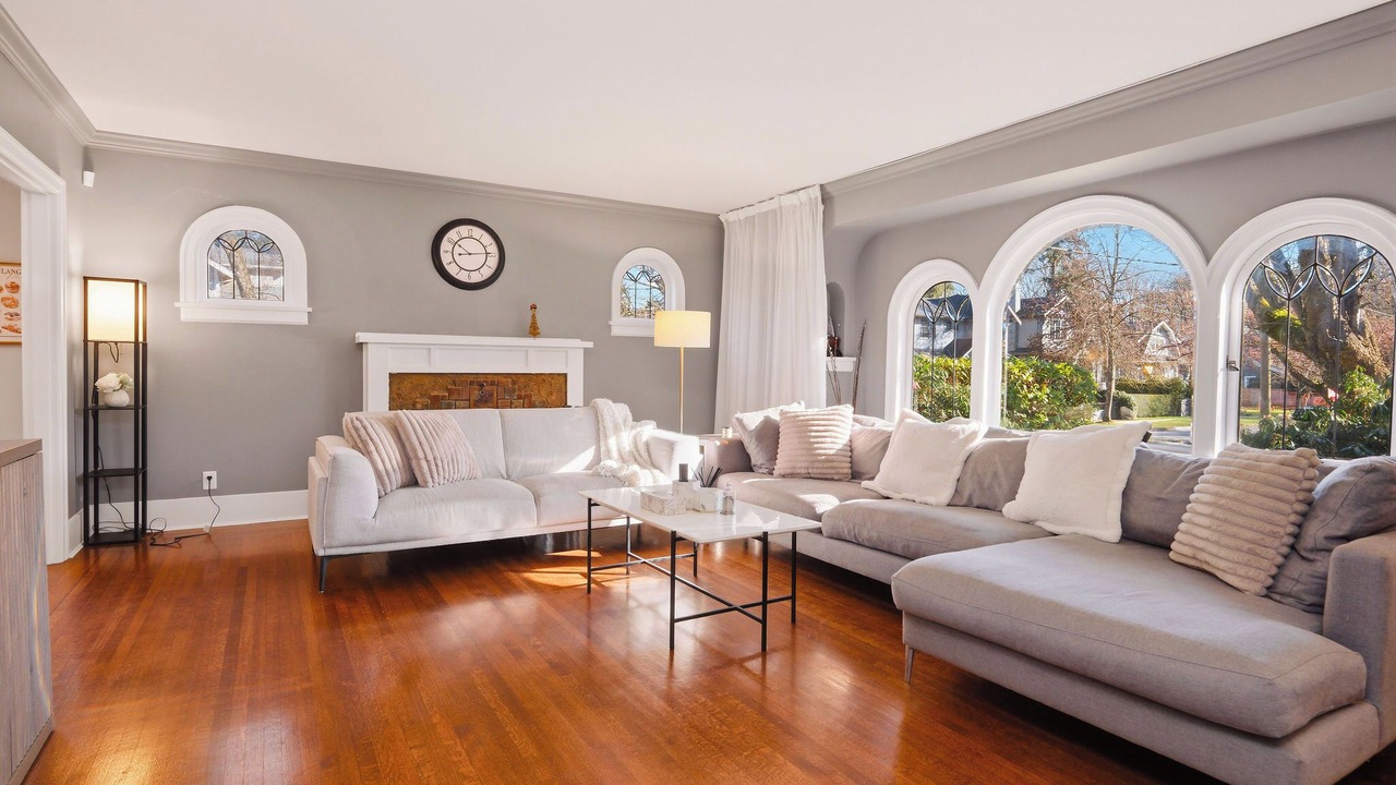 Photo of Livingroom in West Side