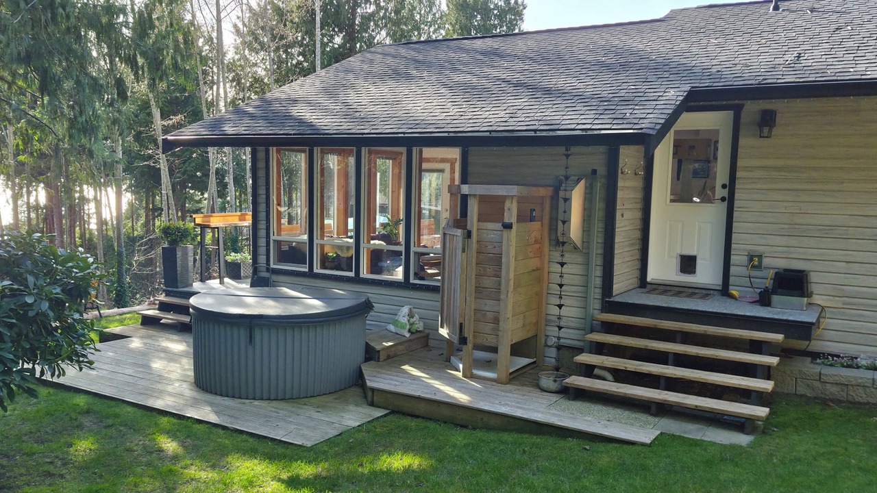 Photo of Patio Balcony in West Sechelt