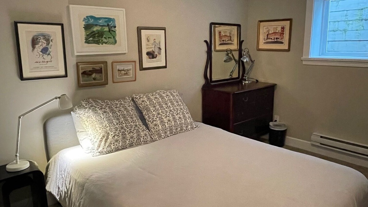 Photo of Bedroom in Central Lonsdale