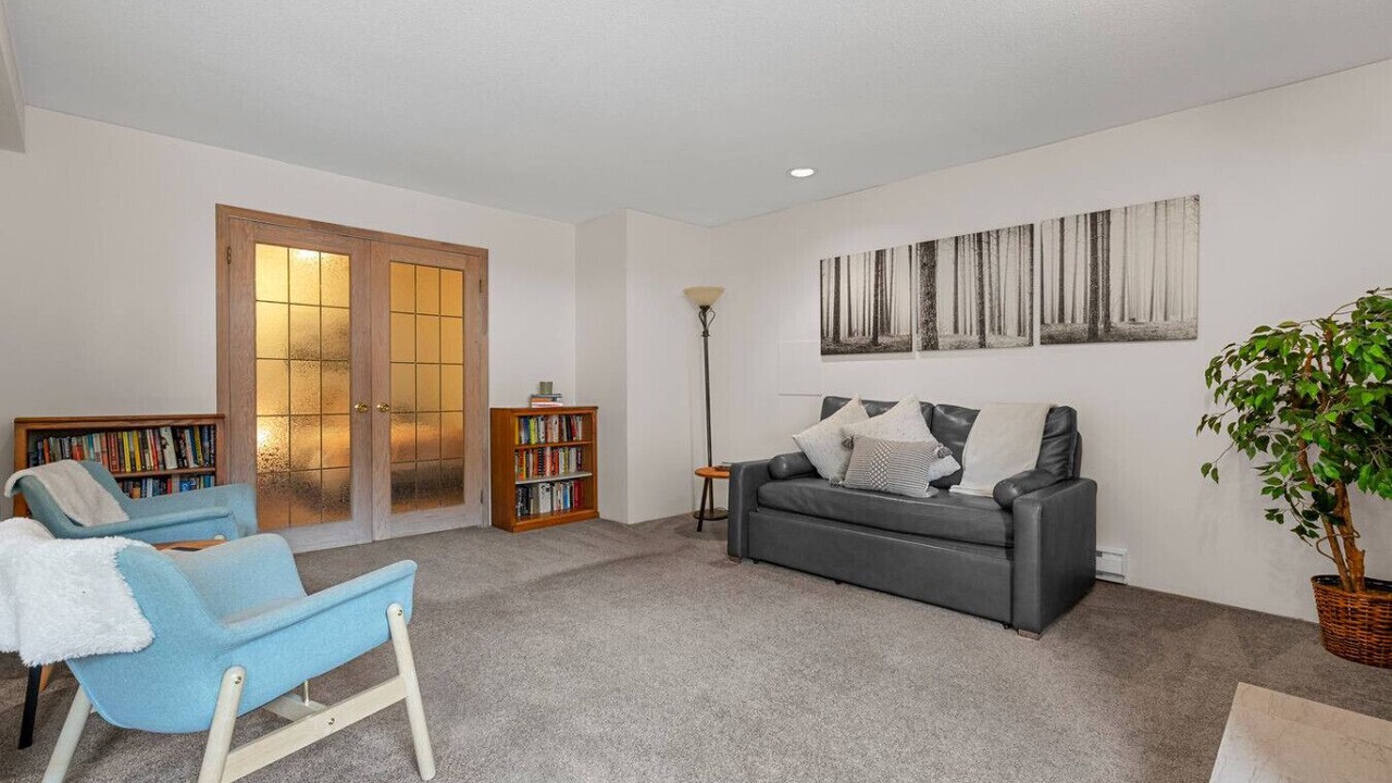 Photo of Livingroom in Lynn Valley