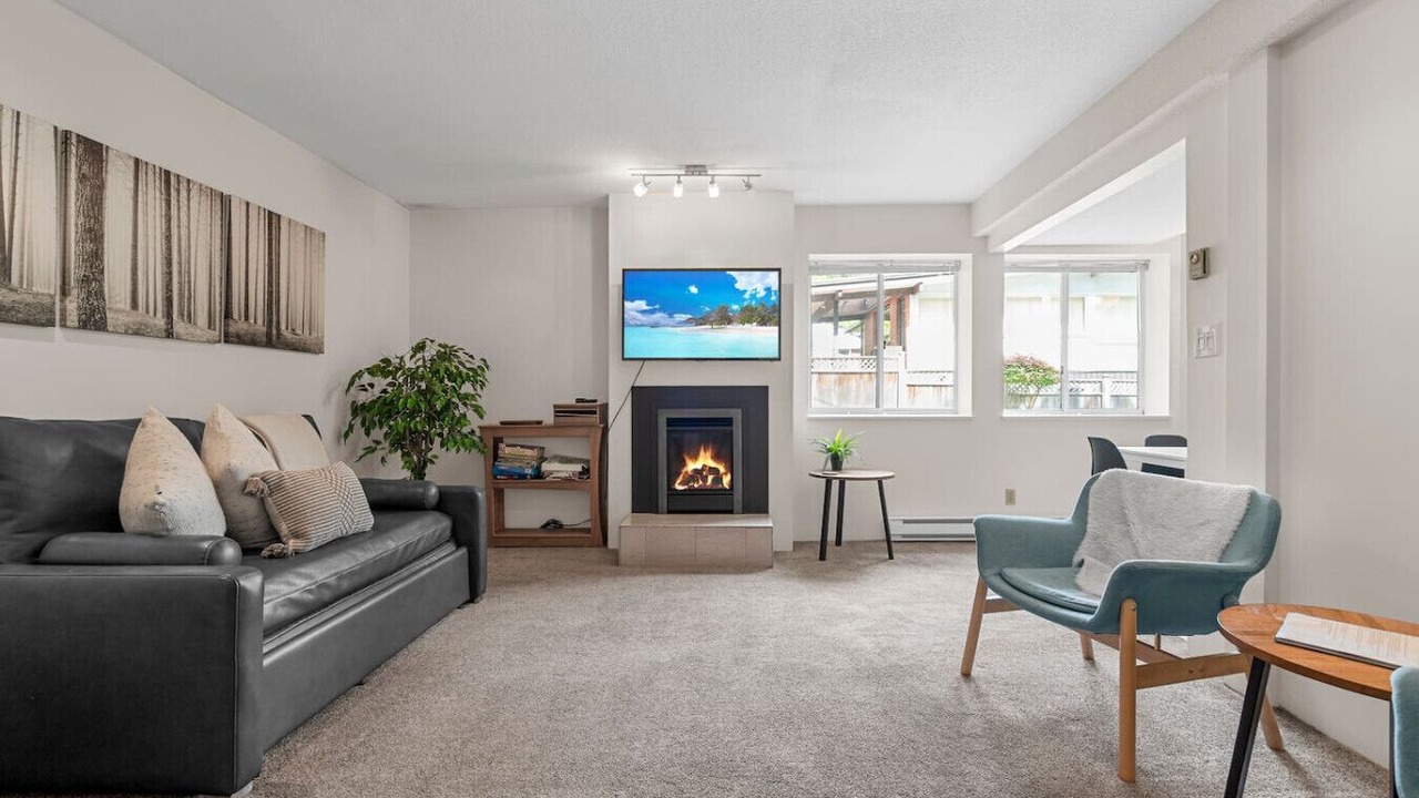 Photo of Livingroom in Lynn Valley