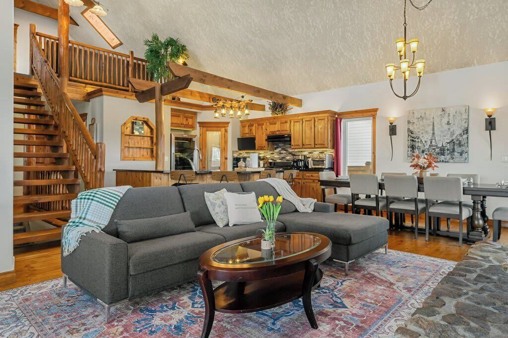 Photo of Livingroom in Sylvan Lake