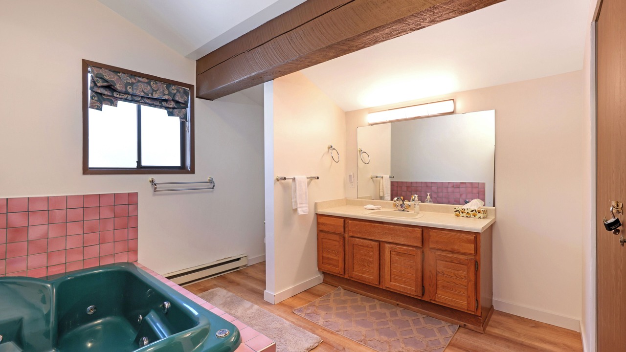 Photo of Bathroom in Courtenay