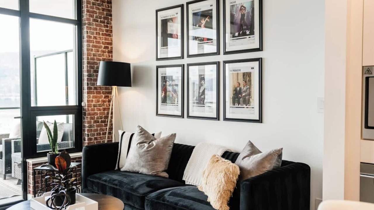 Photo of Livingroom in Downtown Kelowna