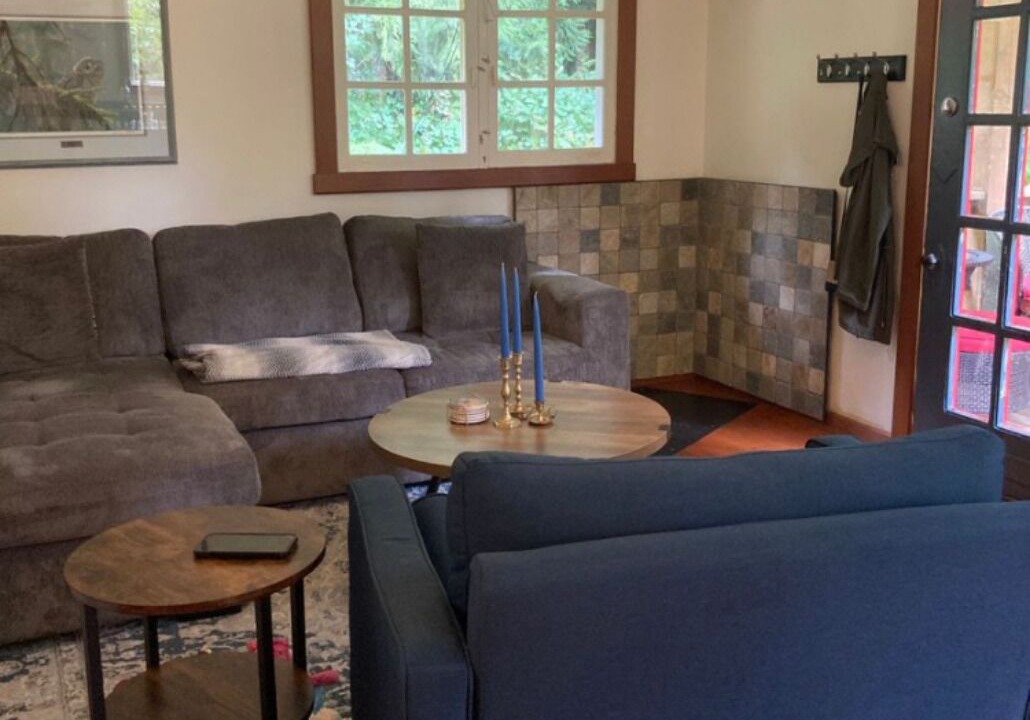 Photo of Livingroom in Roberts Creek