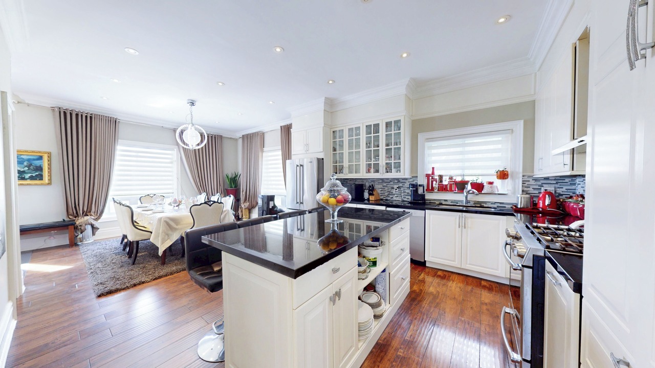 Photo of Kitchen in Bradford West Gwillimbury