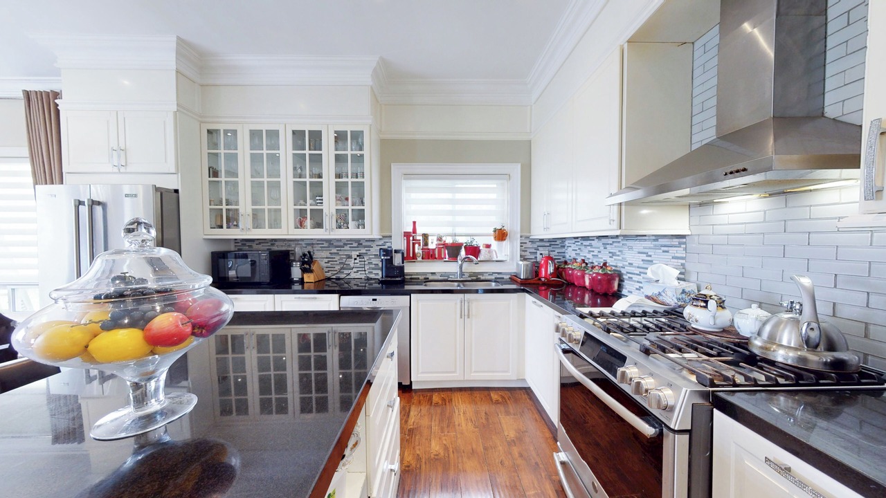 Photo of Kitchen in Bradford West Gwillimbury